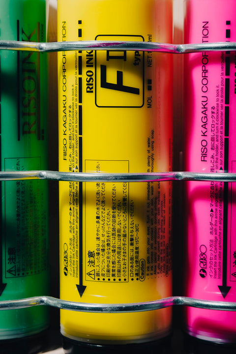 Gros plan de cartouches d'encre riso